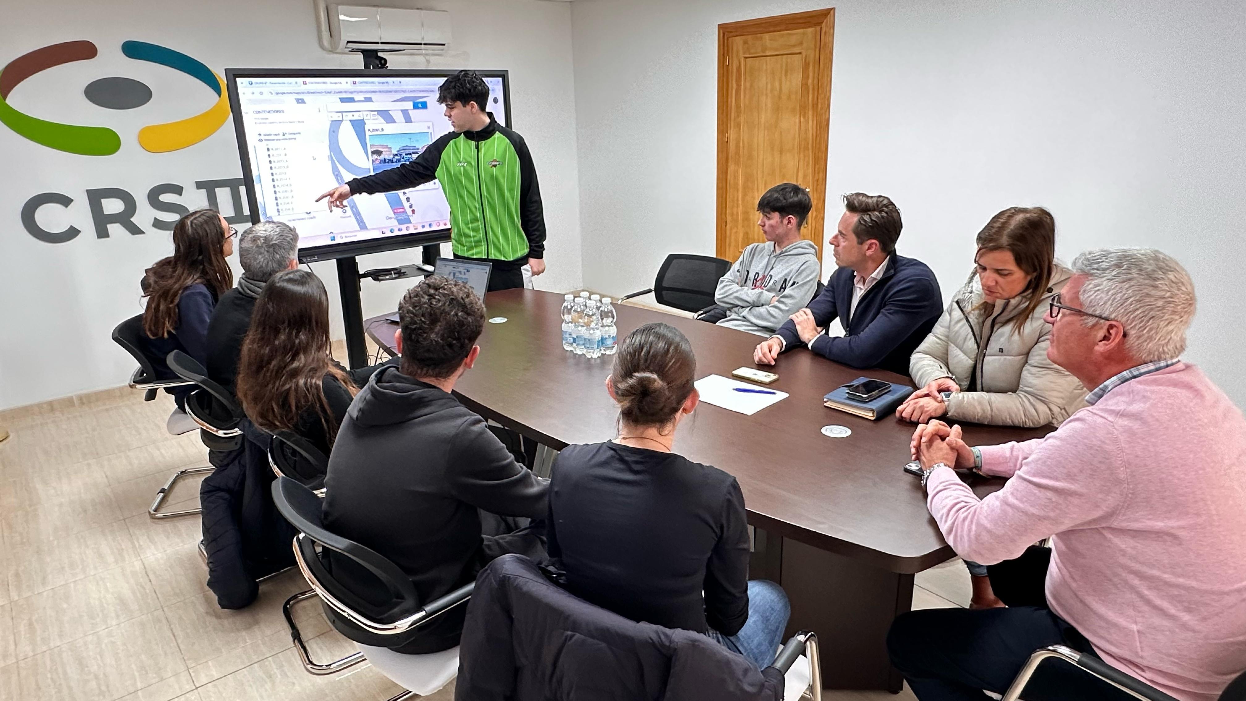 Alumnos de 4º de ESO de Benahadux diseñan una app para localizar y filtrar por categorías los distintos tipos de contenedores del CRSII